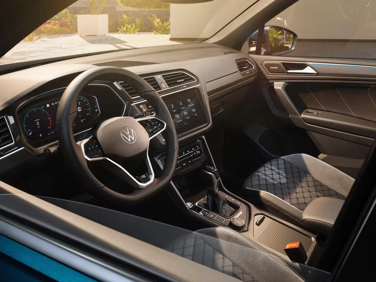Volkswagen Tiguan II Рестайлинг Внедорожник 5 дв. — сүрөт 8