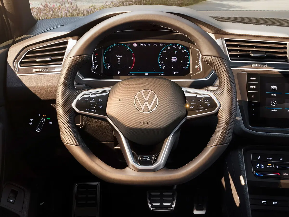 Volkswagen Tiguan II Рестайлинг Внедорожник 5 дв. — сүрөт 9