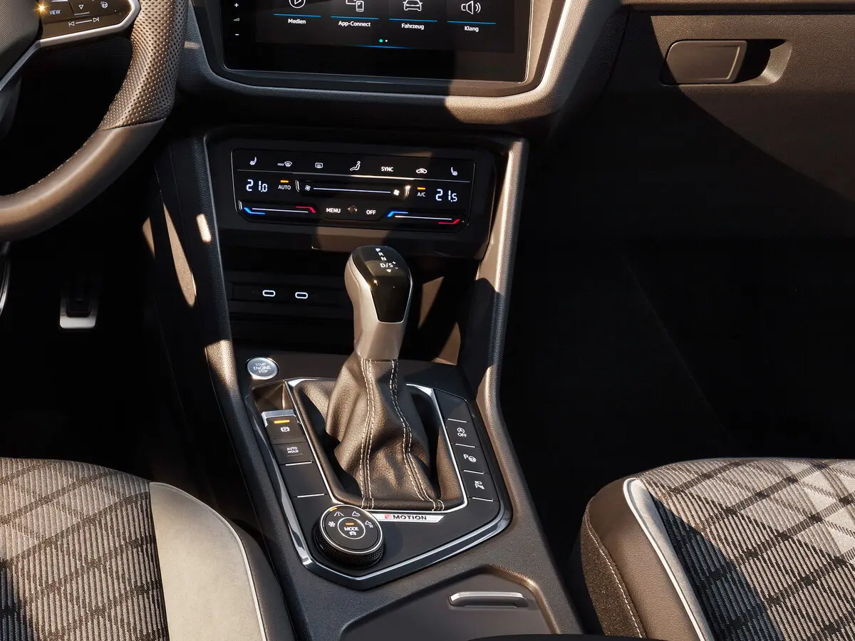 Volkswagen Tiguan II Рестайлинг Внедорожник 5 дв. — сүрөт 10