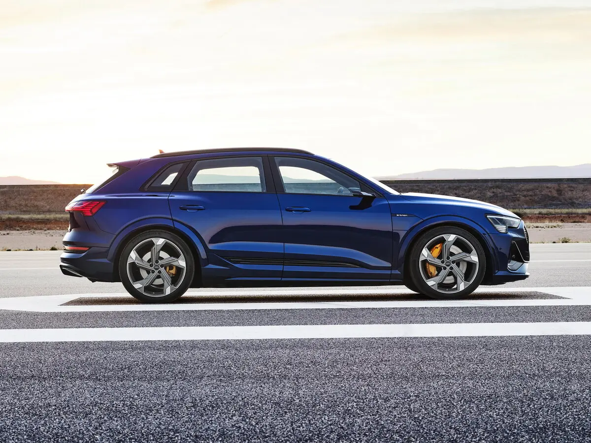 Audi e-tron S 2019 – 2022 Внедорожник 5 дв. — сүрөт 2