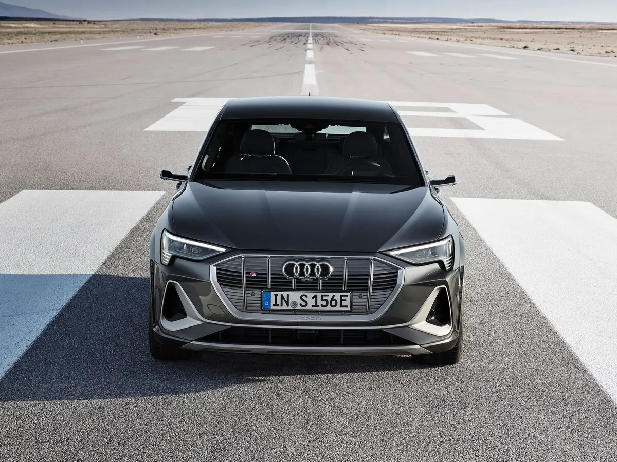 Audi e-tron S Sportback 2019 – 2022 Внедорожник 5 дв. — сүрөт 3