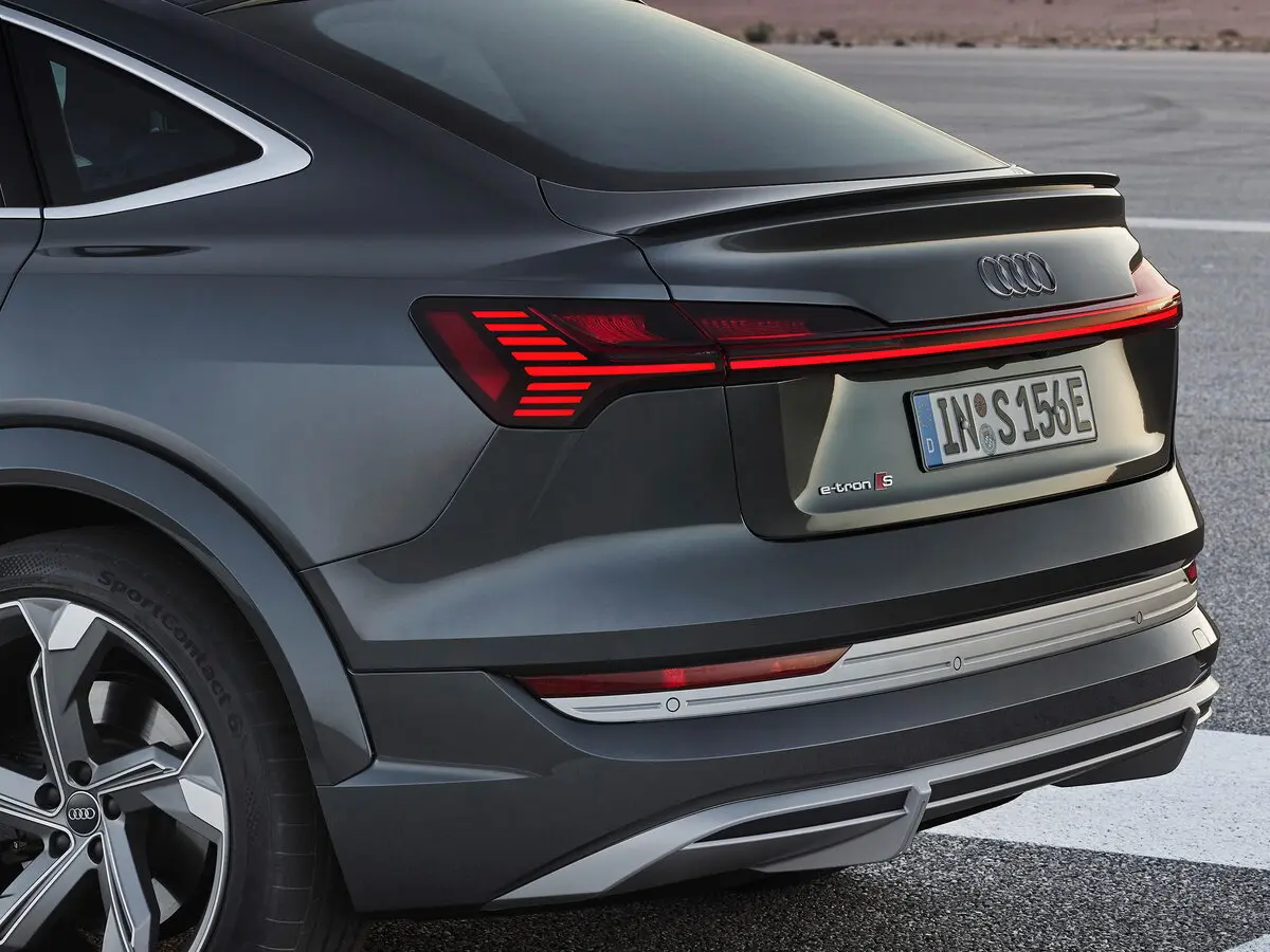 Audi e-tron S Sportback 2019 – 2022 Внедорожник 5 дв. — сүрөт 13