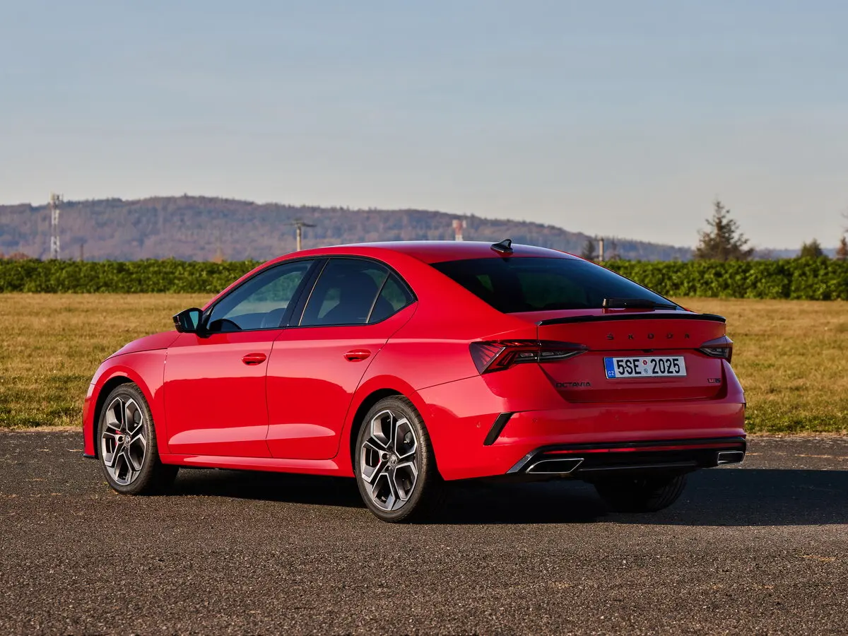 Skoda Octavia RS IV Лифтбек — сүрөт 5