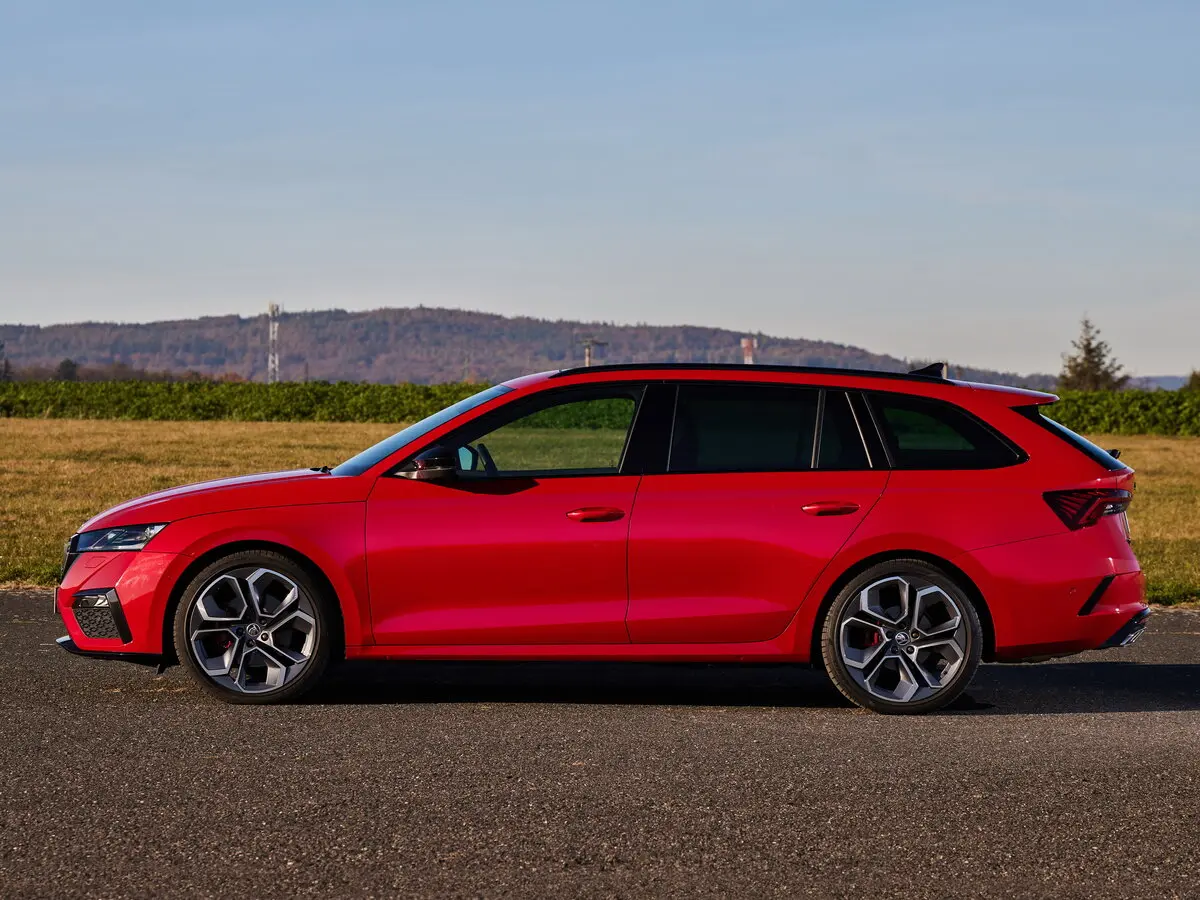 Skoda Octavia RS IV Универсал 5 дв. — 照片 2