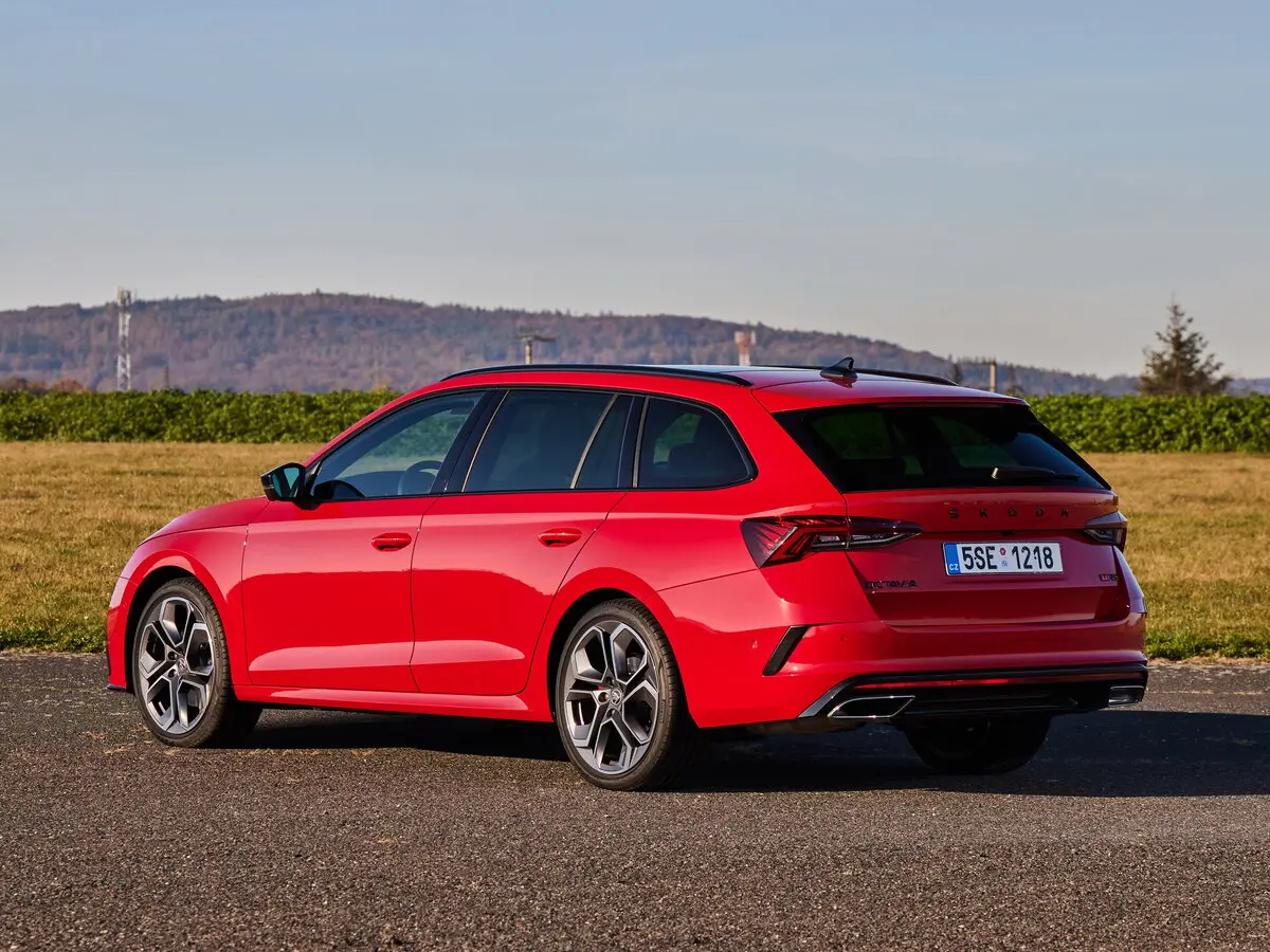 Skoda Octavia RS IV Универсал 5 дв. — 照片 5