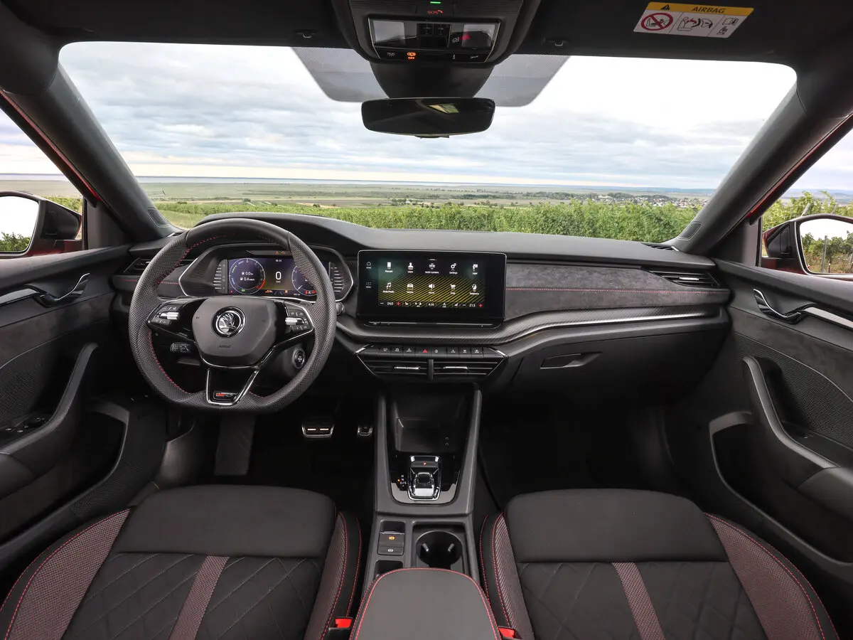 Skoda Octavia RS IV Универсал 5 дв. — 照片 6