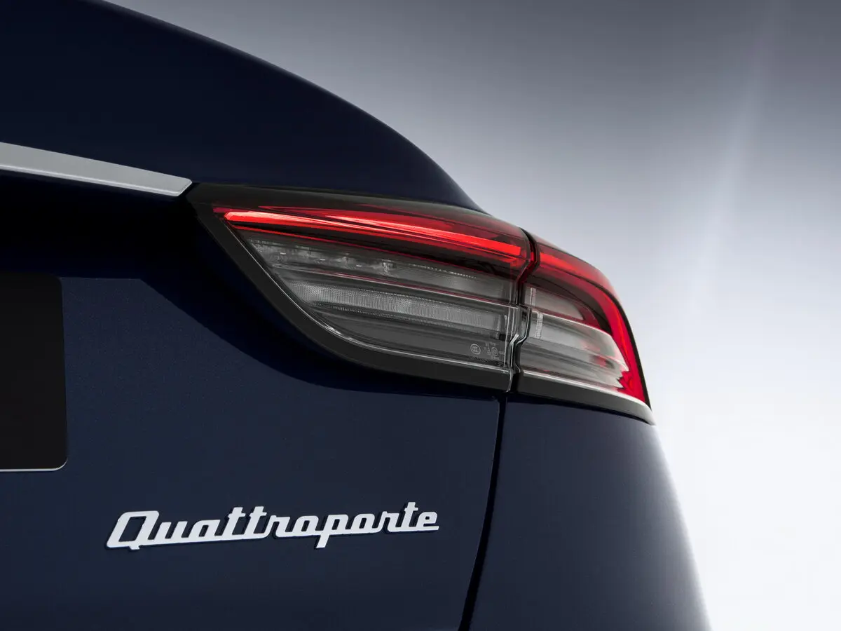 Maserati Quattroporte VI Рестайлинг 2 Седан — сүрөт 12