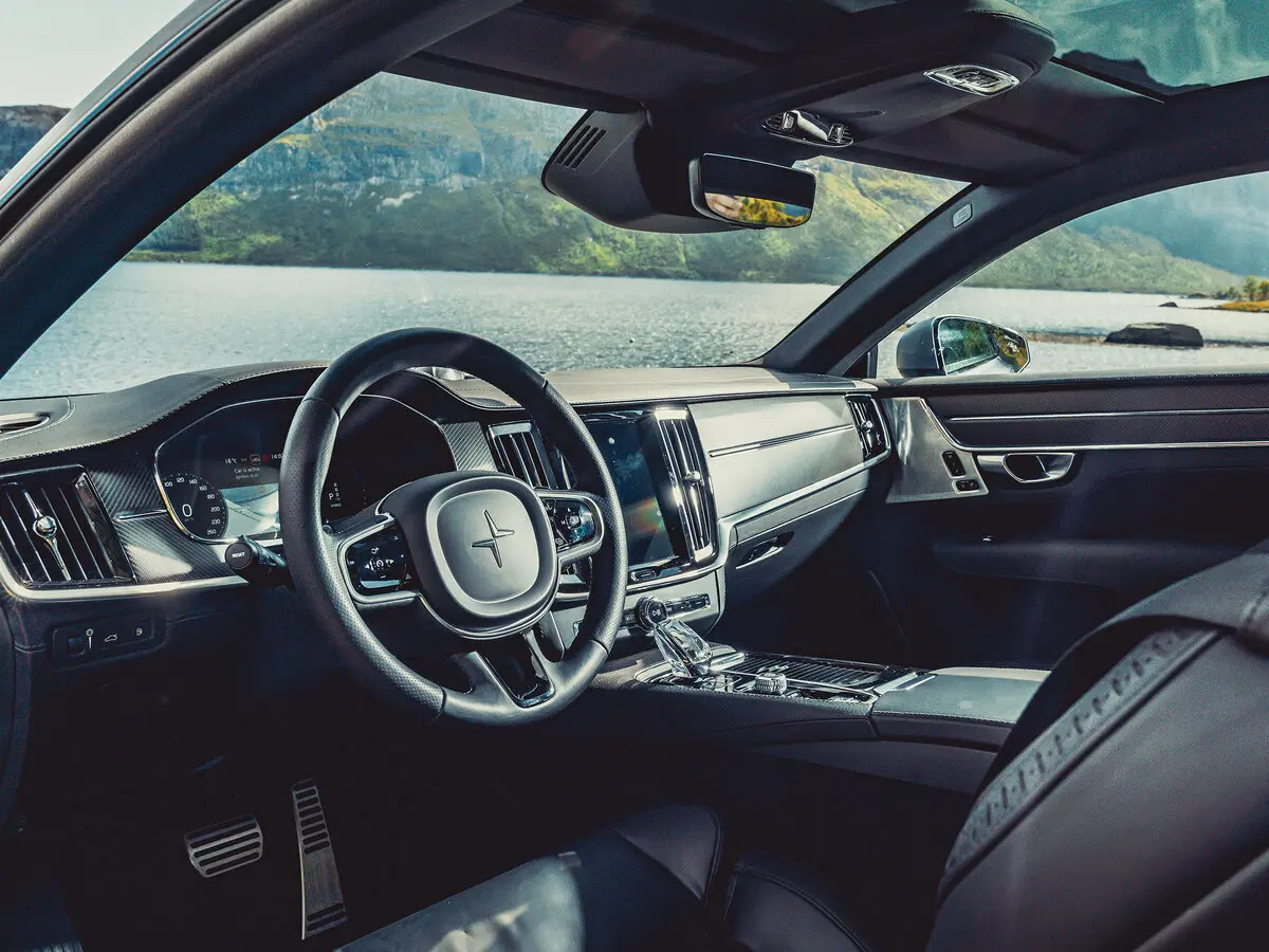 Polestar 1 2019 – 2021 Купе — 照片 8