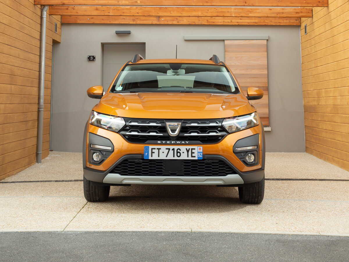 Dacia Sandero III Хэтчбек 5 дв. Stepway — фото 3