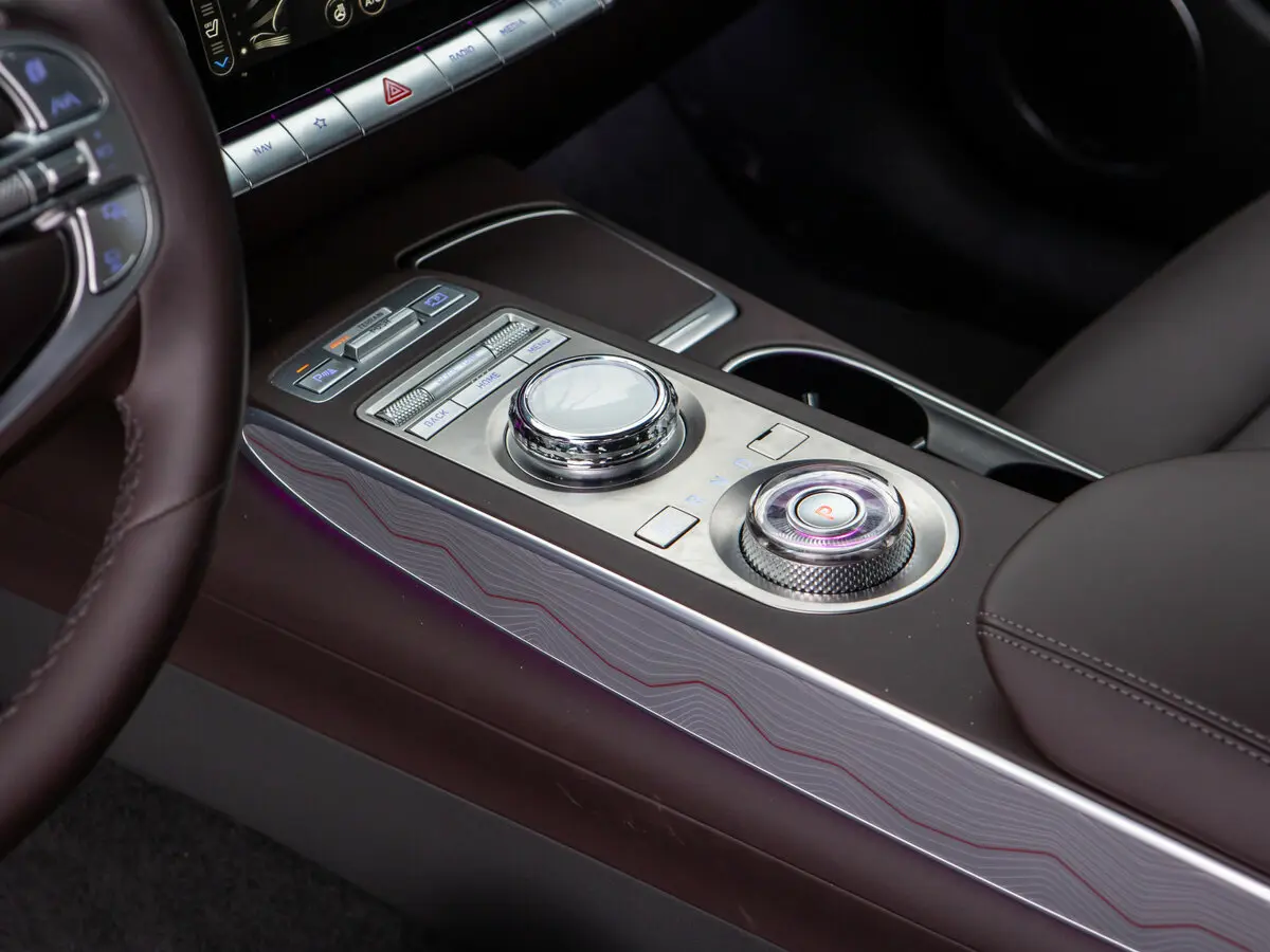 Genesis GV70 I Внедорожник 5 дв. — сүрөт 31