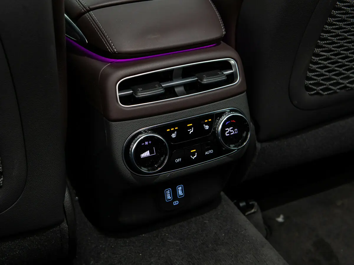 Genesis GV70 I Внедорожник 5 дв. — сүрөт 36