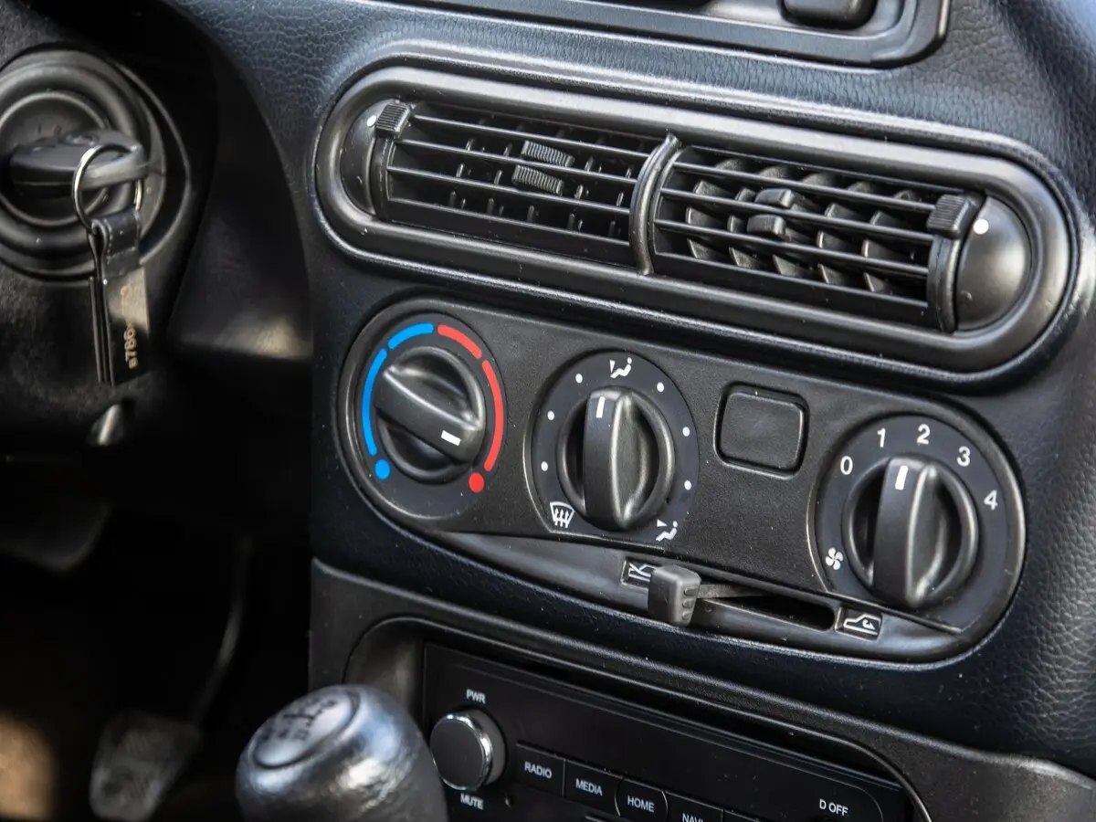 Lada (ВАЗ) Niva Travel I Внедорожник 5 дв. — сүрөт 34