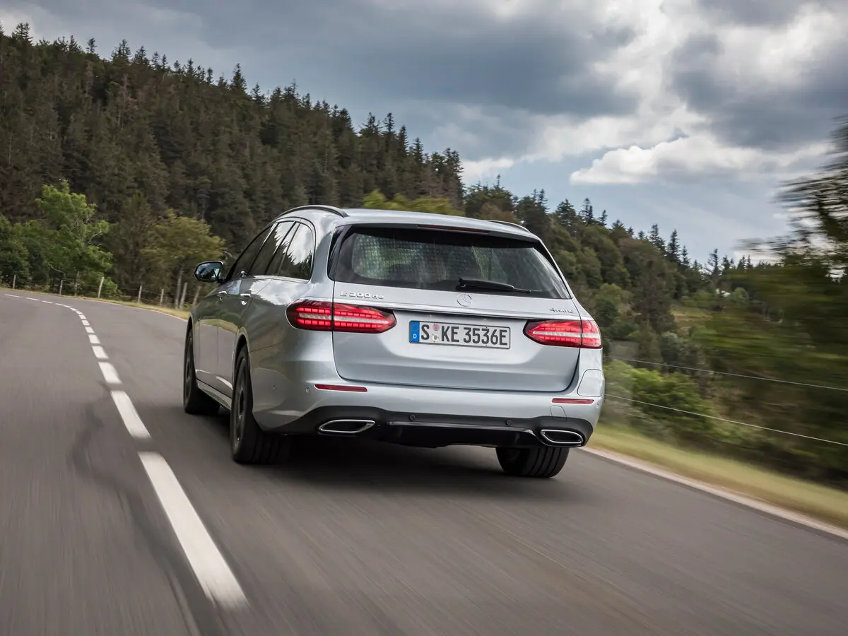 Mercedes-Benz E-Класс V (W213, S213, C238) Рестайлинг Универсал 5 дв. — фото 4