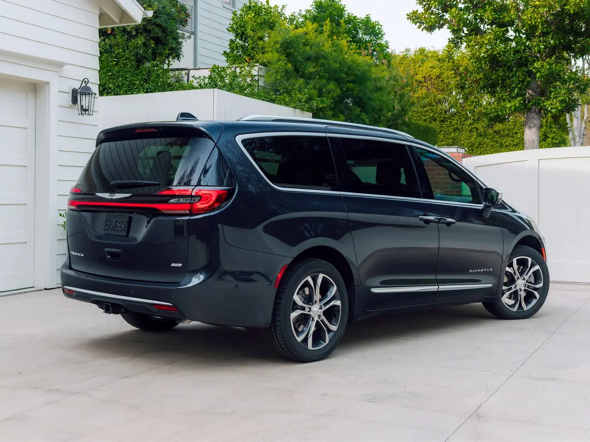 Chrysler Pacifica RU Рестайлинг Минивэн — сүрөт 5