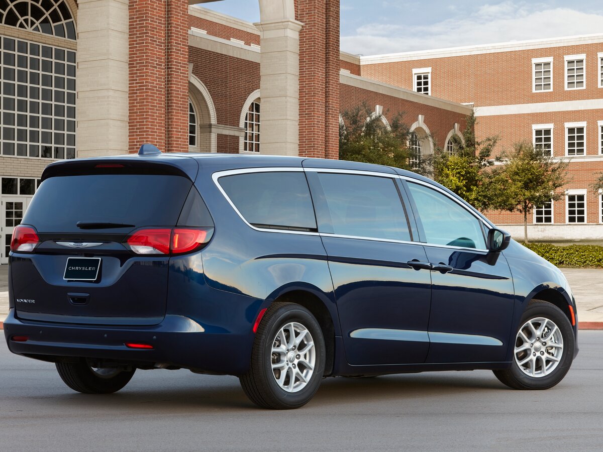 Chrysler Voyager VI Минивэн — фото 4