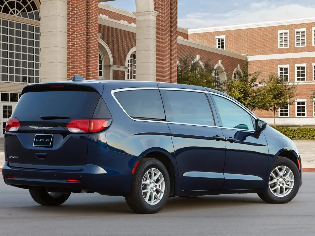 Chrysler Voyager VI Минивэн — 照片 4