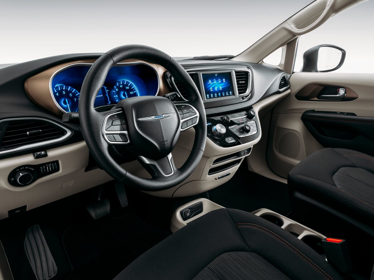 Chrysler Voyager VI Минивэн — фото 6