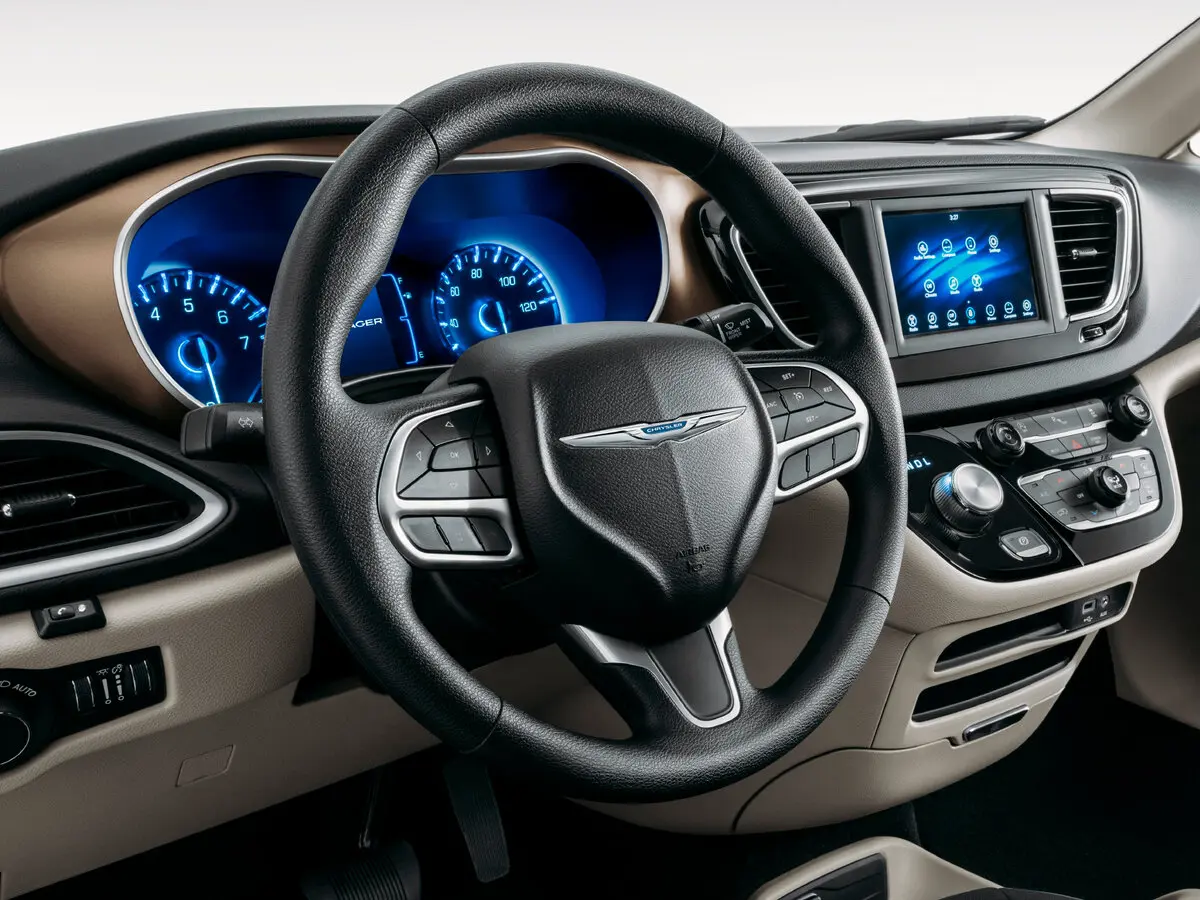 Chrysler Voyager VI Минивэн — 照片 7