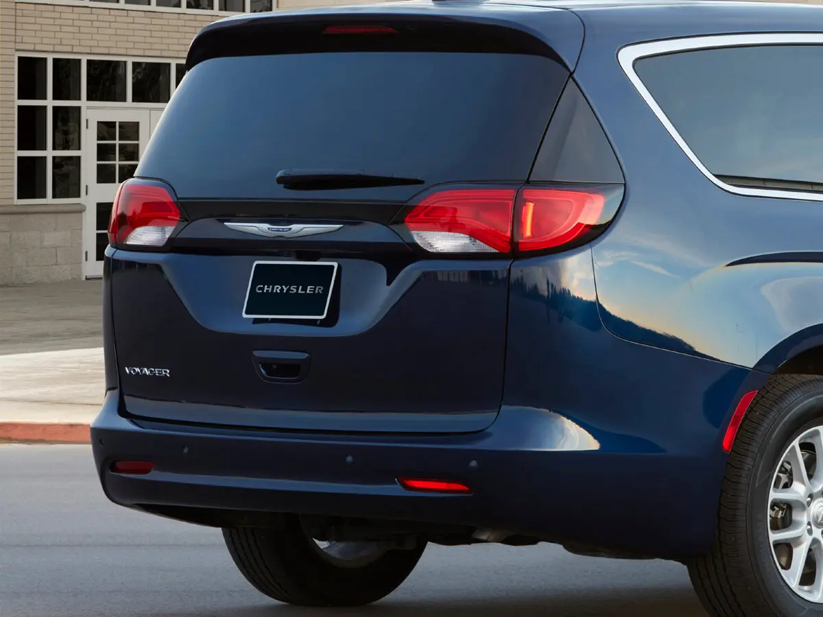 Chrysler Voyager VI Минивэн — 照片 10