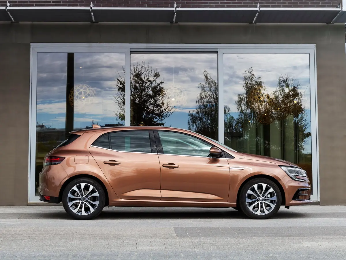 Renault Megane IV Рестайлинг Хэтчбек 5 дв. — сүрөт 2
