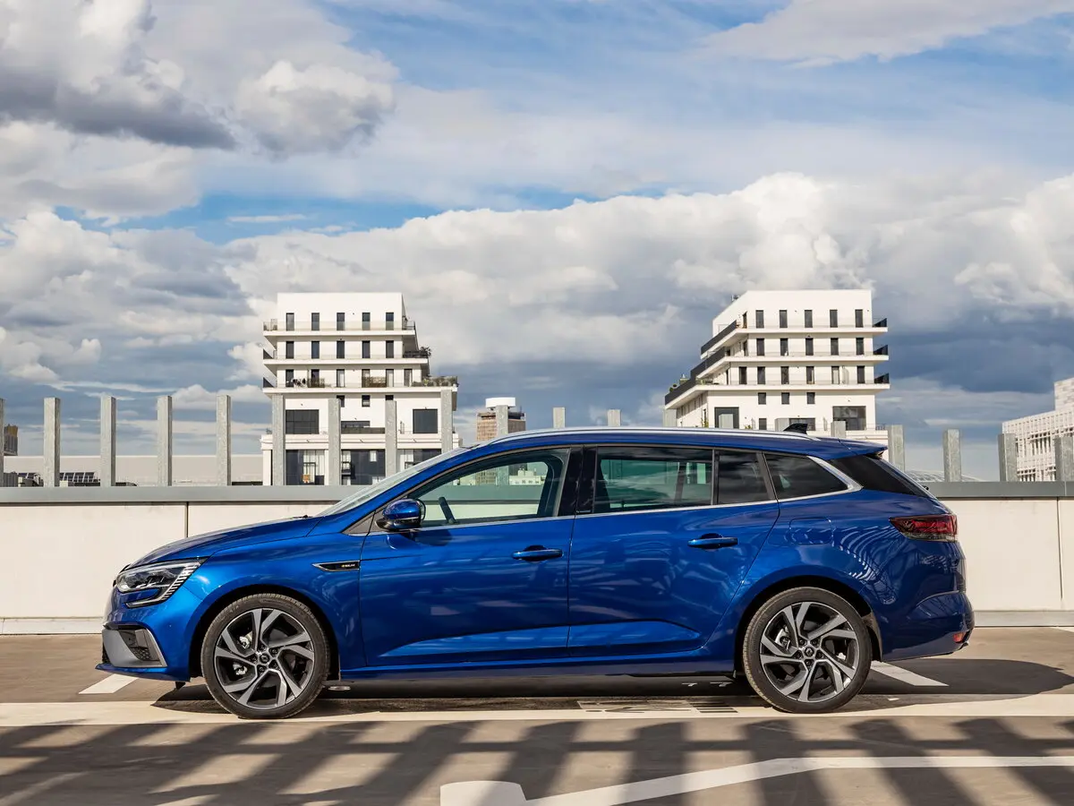 Renault Megane IV Рестайлинг Универсал 5 дв. — 照片 2