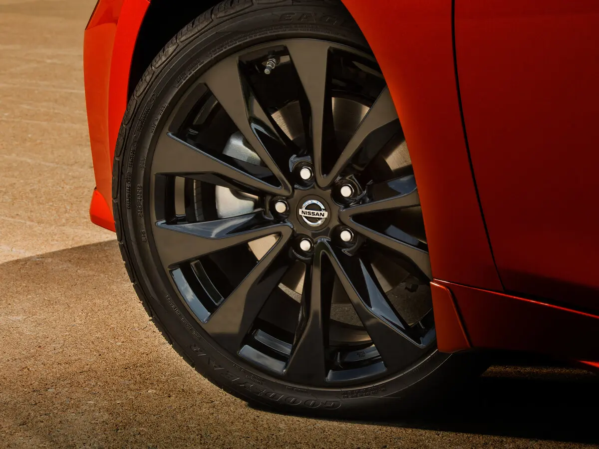 Nissan Maxima VIII (A36) Рестайлинг Седан — сүрөт 20