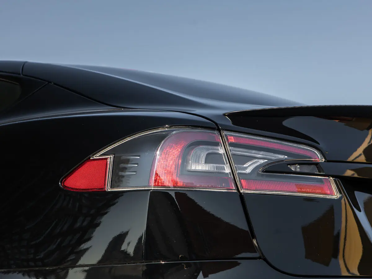 Tesla Model S I Рестайлинг 2 Лифтбек — фото 25