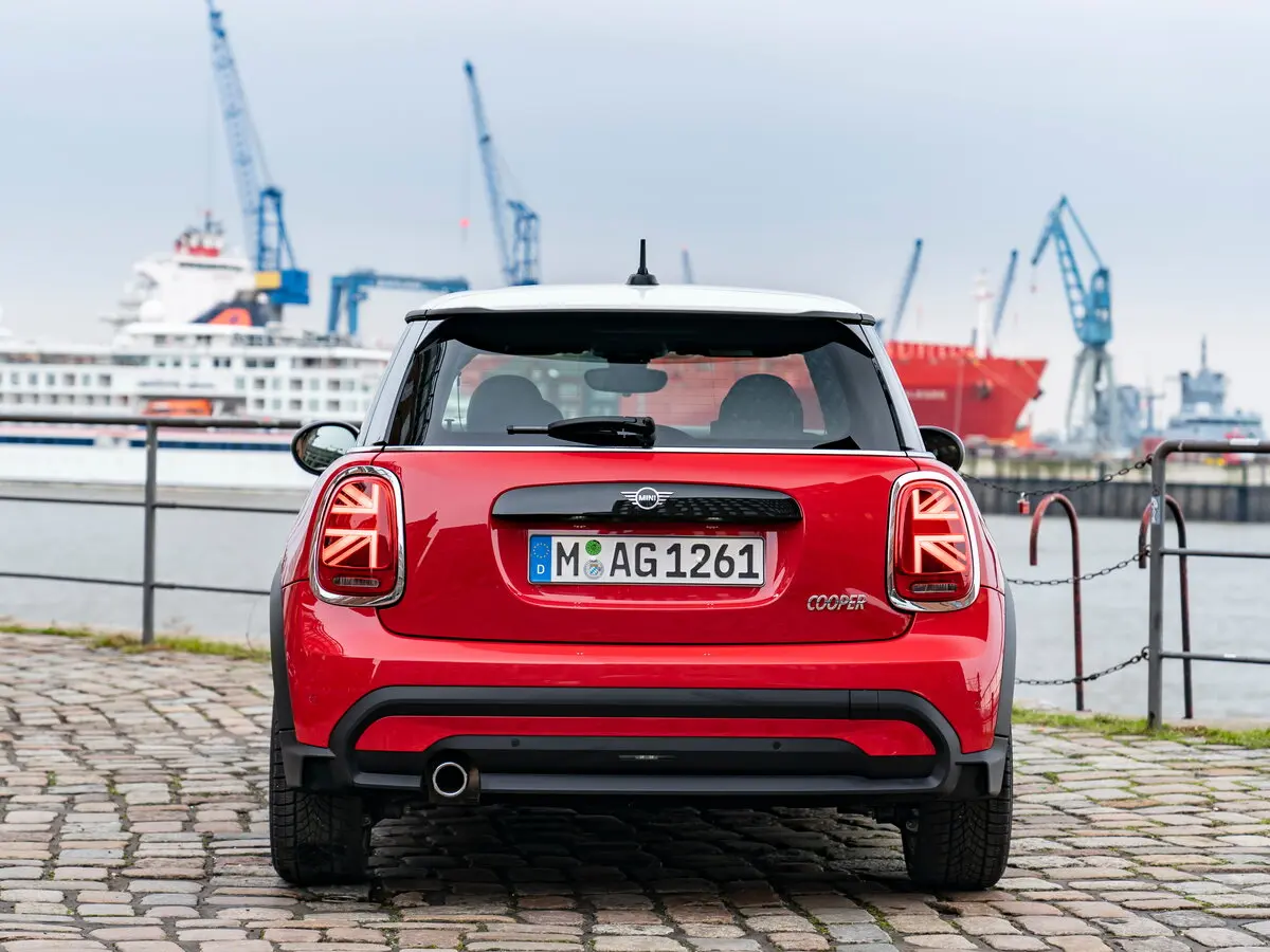 Mini Hatch III (F55/F56) Рестайлинг 2 Хэтчбек 3 дв. — фото 4