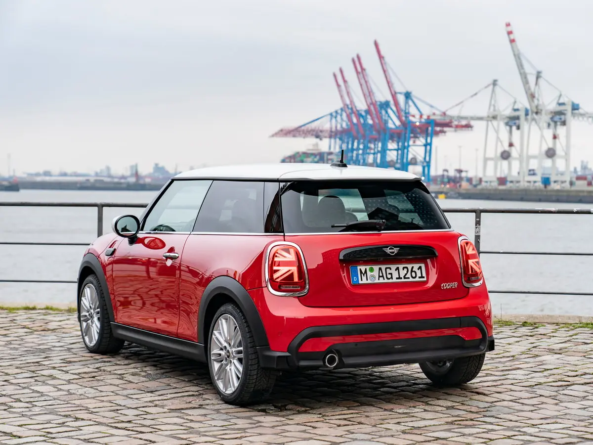 Mini Hatch III (F55/F56) Рестайлинг 2 Хэтчбек 3 дв. — фото 5