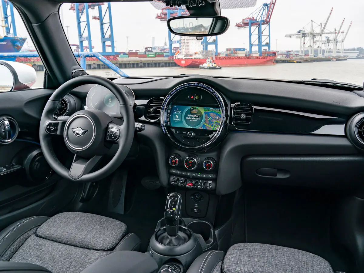 Mini Hatch III (F55/F56) Рестайлинг 2 Хэтчбек 3 дв. — фото 7