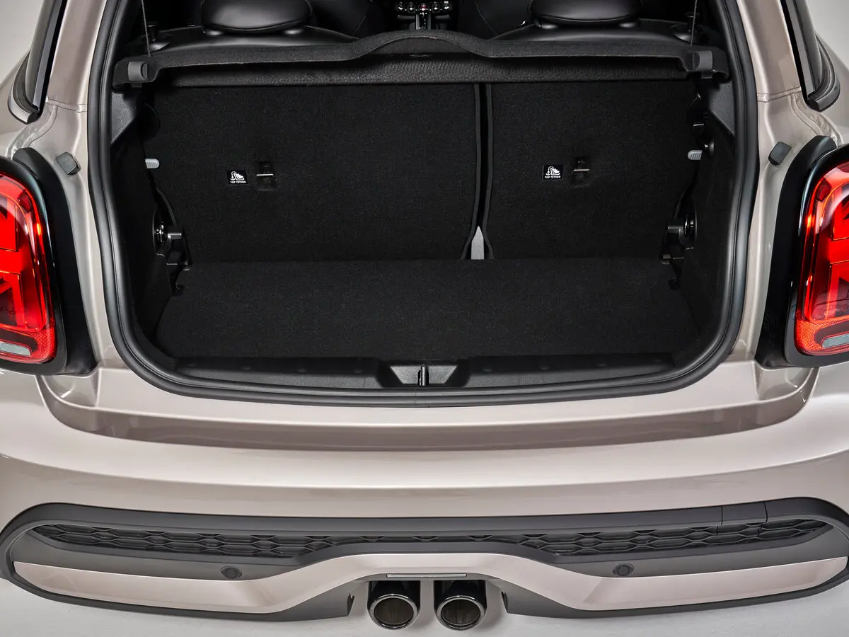 Mini Hatch III (F55/F56) Рестайлинг 2 Хэтчбек 3 дв. — фото 11