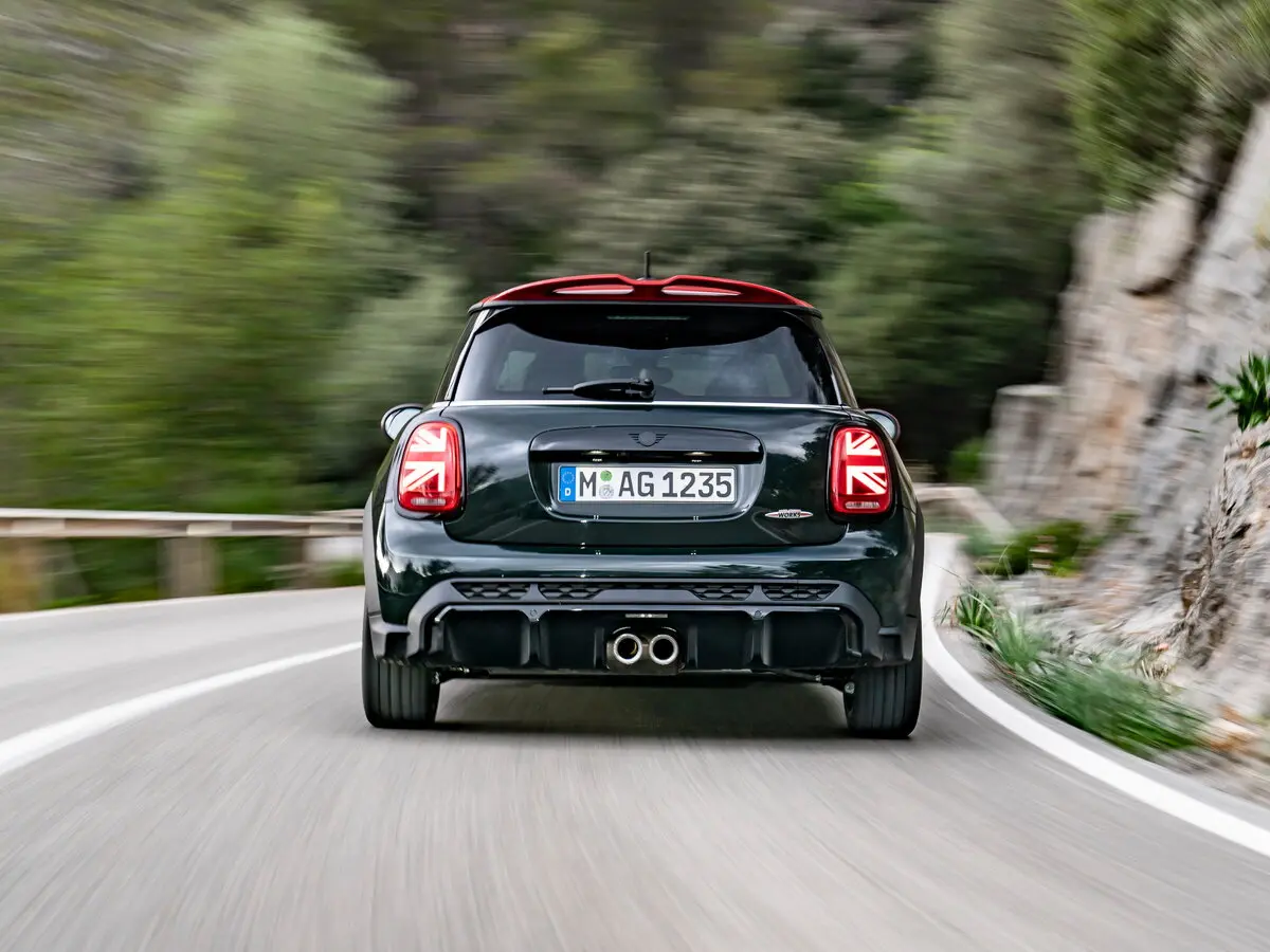 Mini Hatch III (F55/F56) Рестайлинг 2 Хэтчбек 3 дв. JCW — фото 4