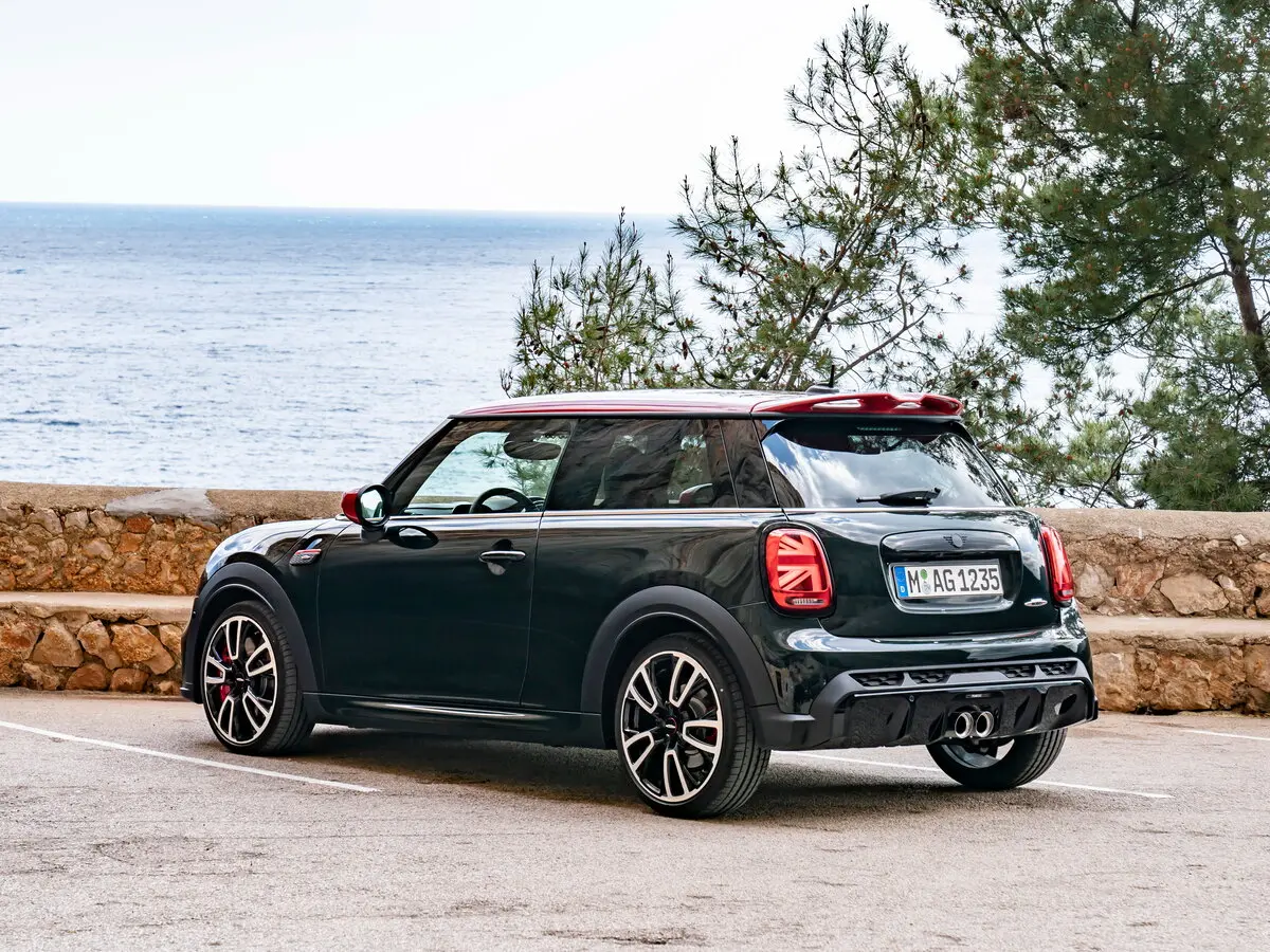 Mini Hatch III (F55/F56) Рестайлинг 2 Хэтчбек 3 дв. JCW — фото 5