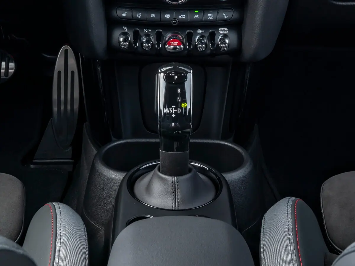 Mini Hatch III (F55/F56) Рестайлинг 2 Хэтчбек 3 дв. JCW — фото 9