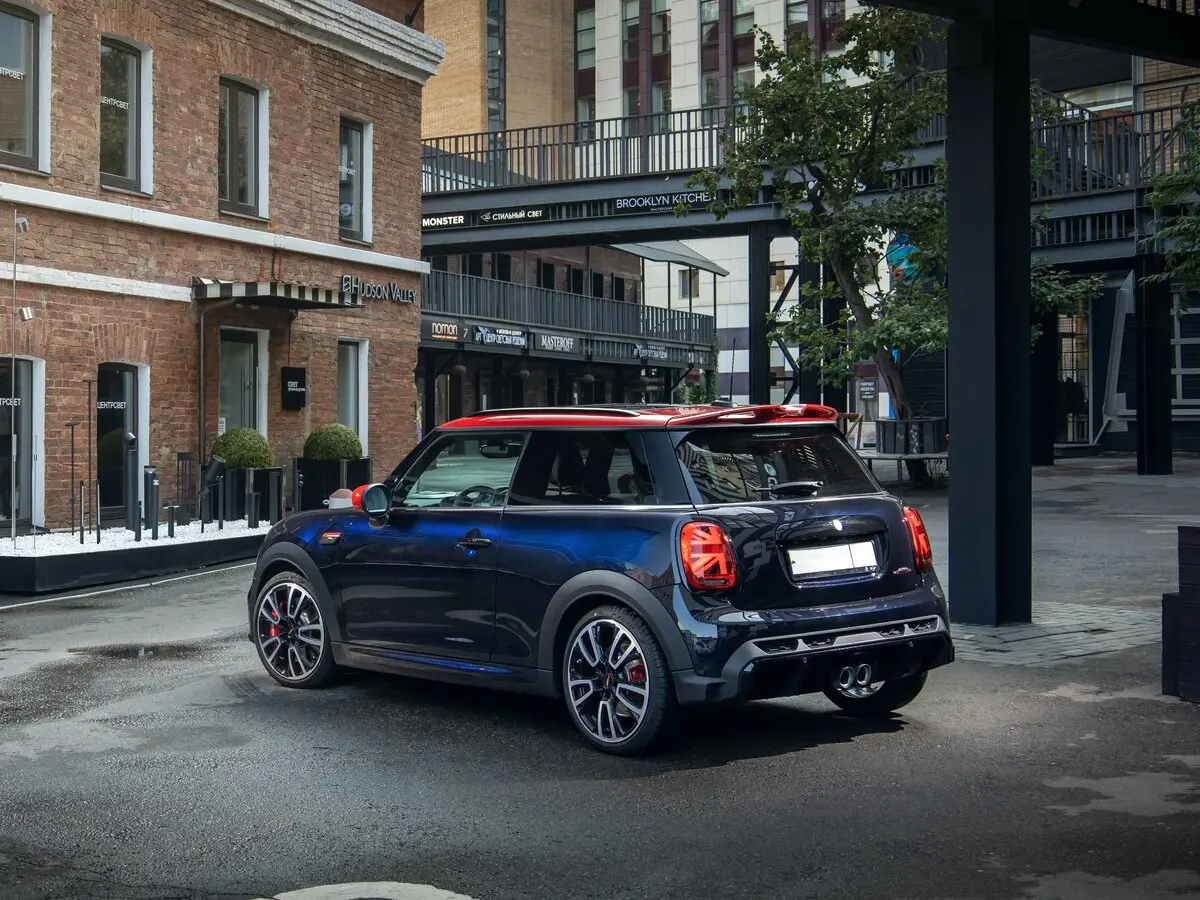 Mini Hatch III (F55/F56) Рестайлинг 2 Хэтчбек 3 дв. JCW — фото 14