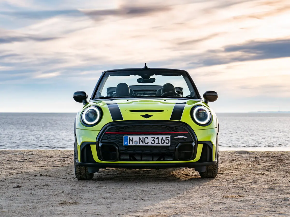 Mini Cabrio III Рестайлинг 2 Кабриолет JCW — 照片 3