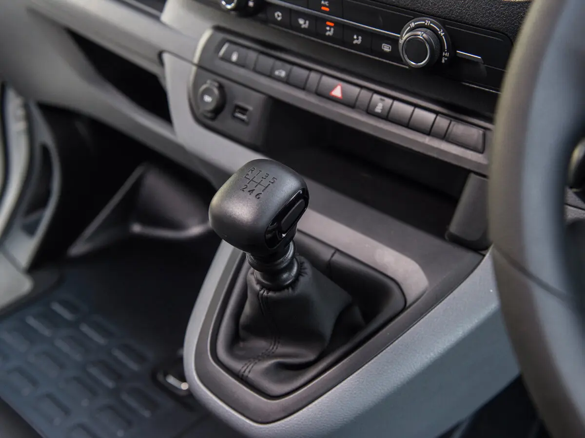 Peugeot Expert III Фургон — photo 8
