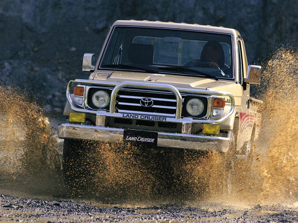 Toyota Land Cruiser 70 Series Пикап Одинарная кабина — фото 3