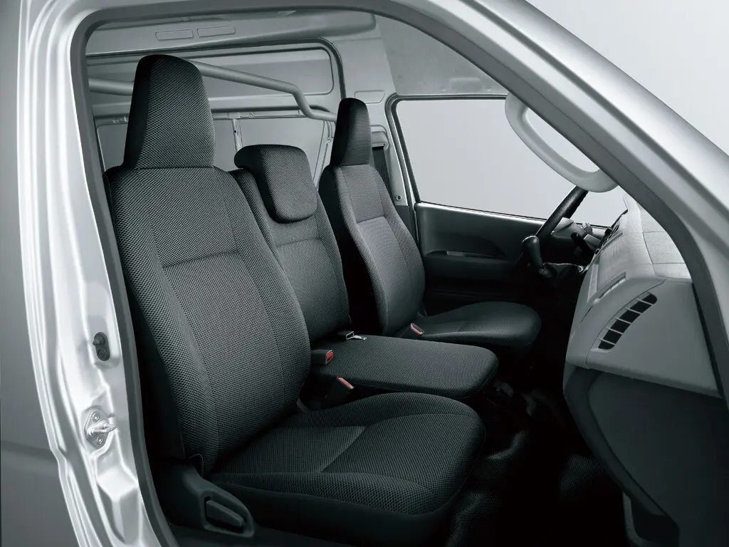 Toyota HiAce H200 Фургон — сүрөт 5