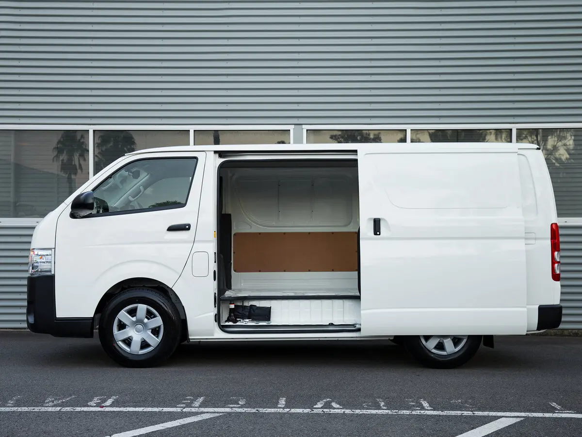 Toyota HiAce H200 Рестайлинг Фургон — сүрөт 2