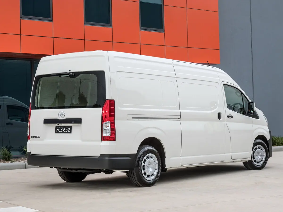 Toyota HiAce H300 Фургон — 照片 4