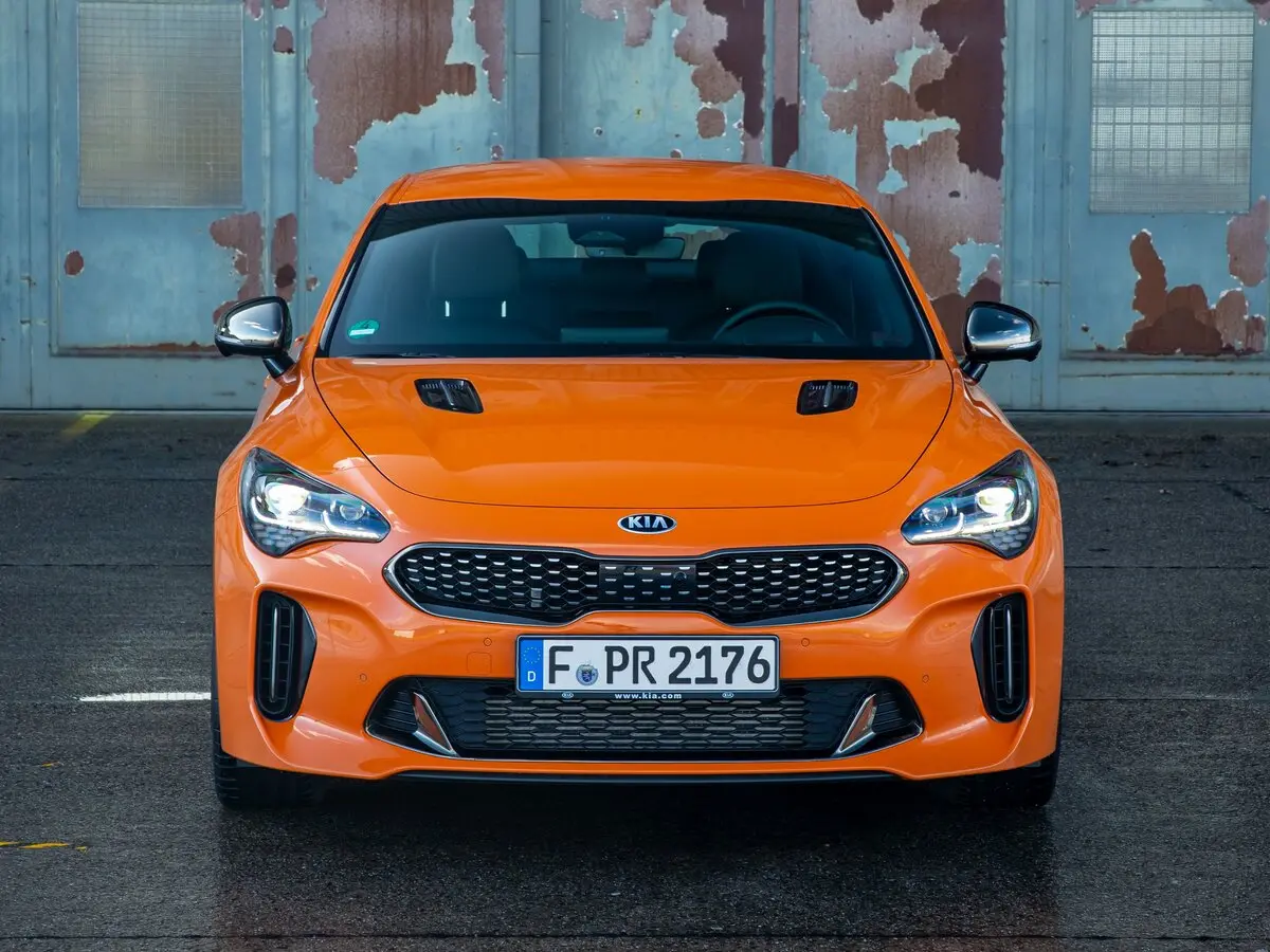 Kia Stinger I Рестайлинг Лифтбек — фото 3