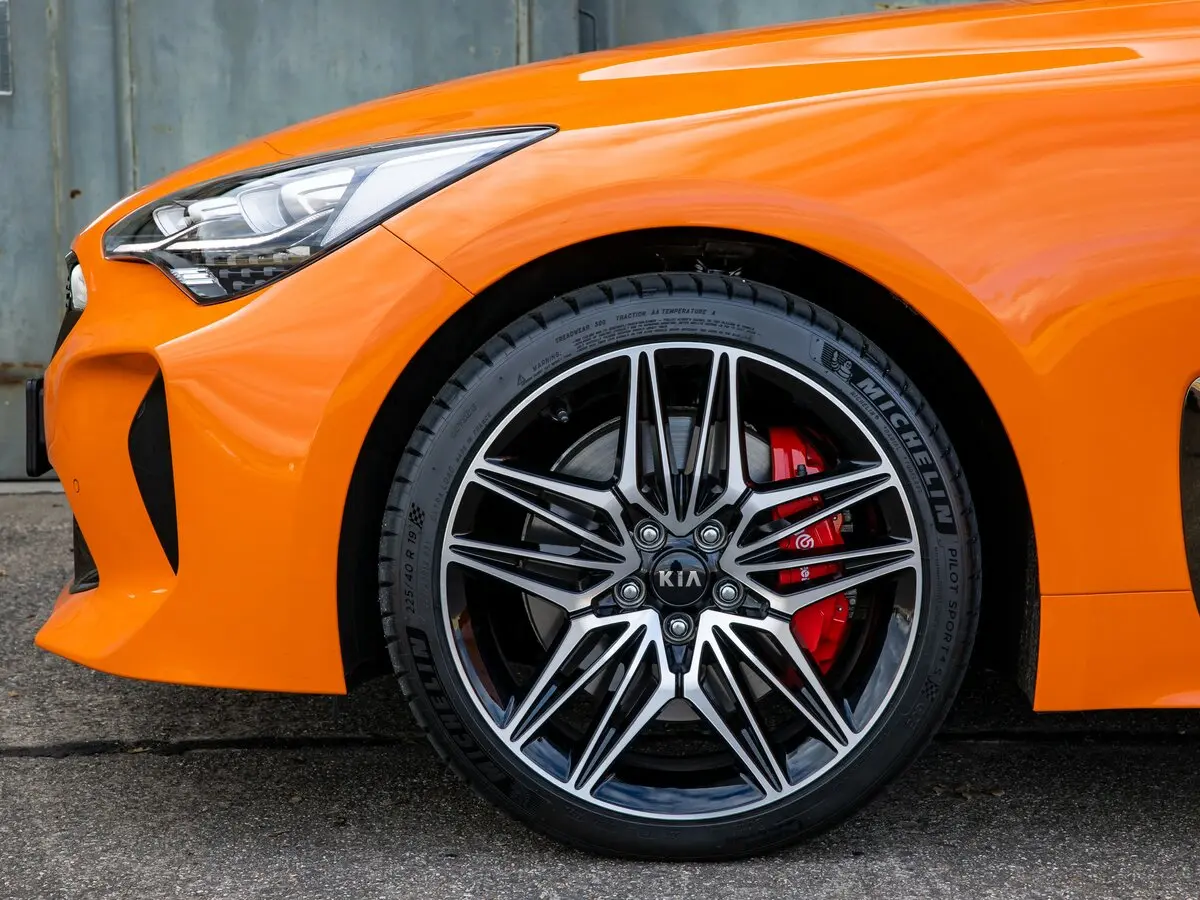 Kia Stinger I Рестайлинг Лифтбек — фото 16