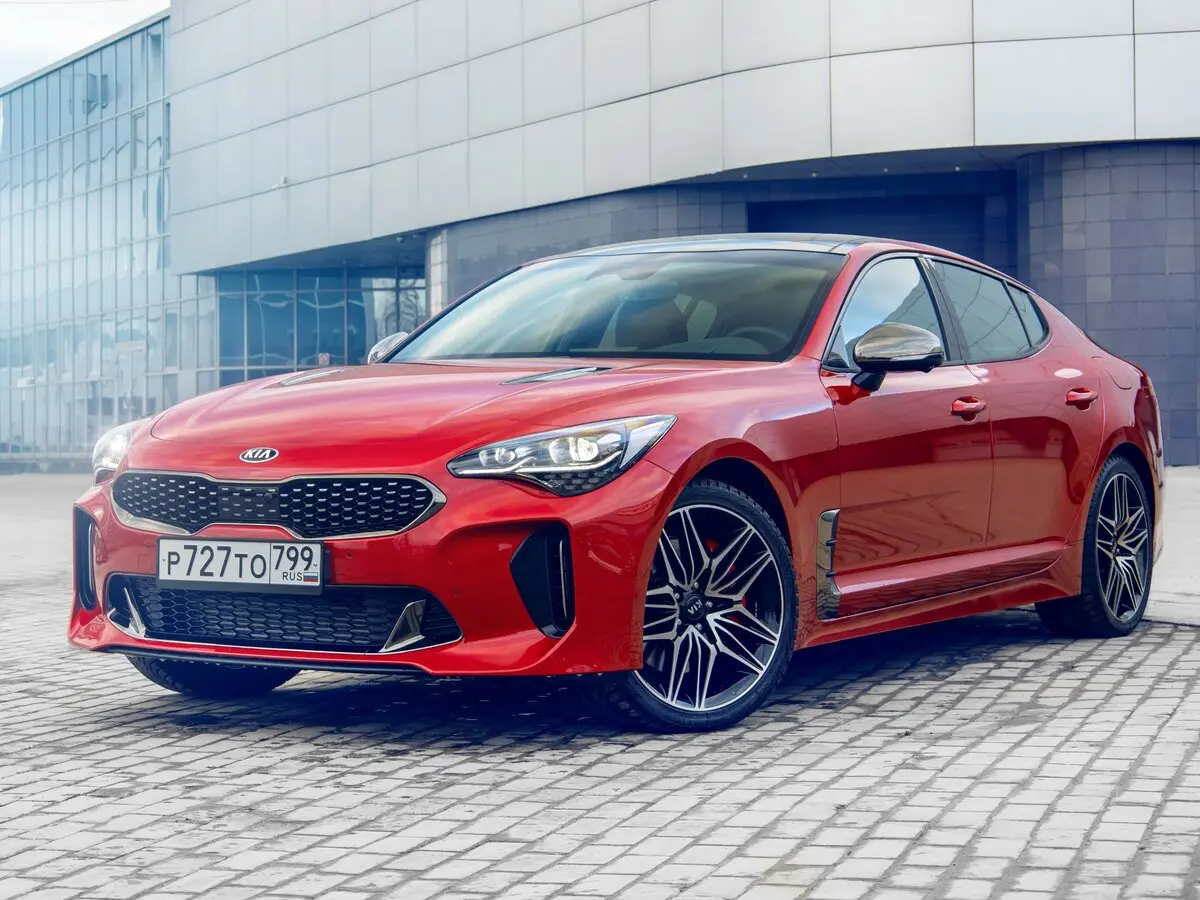 Kia Stinger I Рестайлинг Лифтбек — фото 17