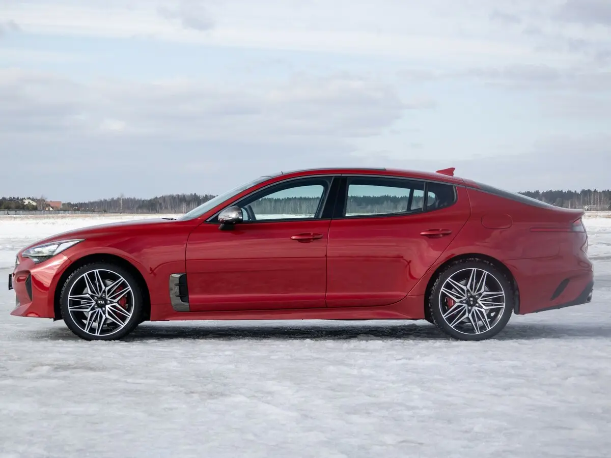 Kia Stinger I Рестайлинг Лифтбек — фото 18