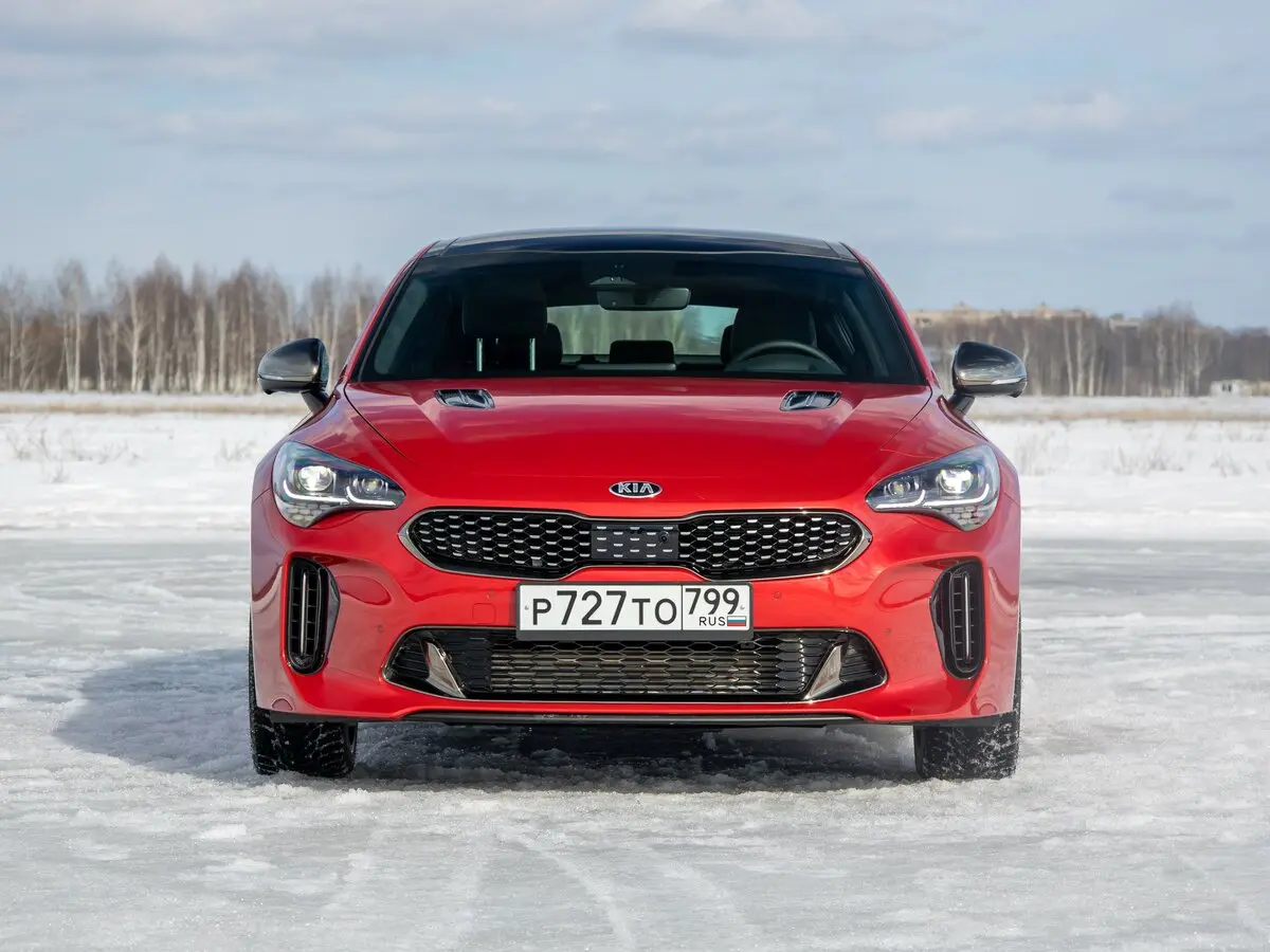 Kia Stinger I Рестайлинг Лифтбек — фото 19