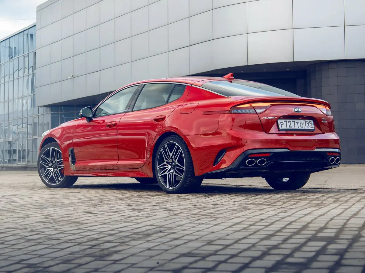 Kia Stinger I Рестайлинг Лифтбек — фото 21