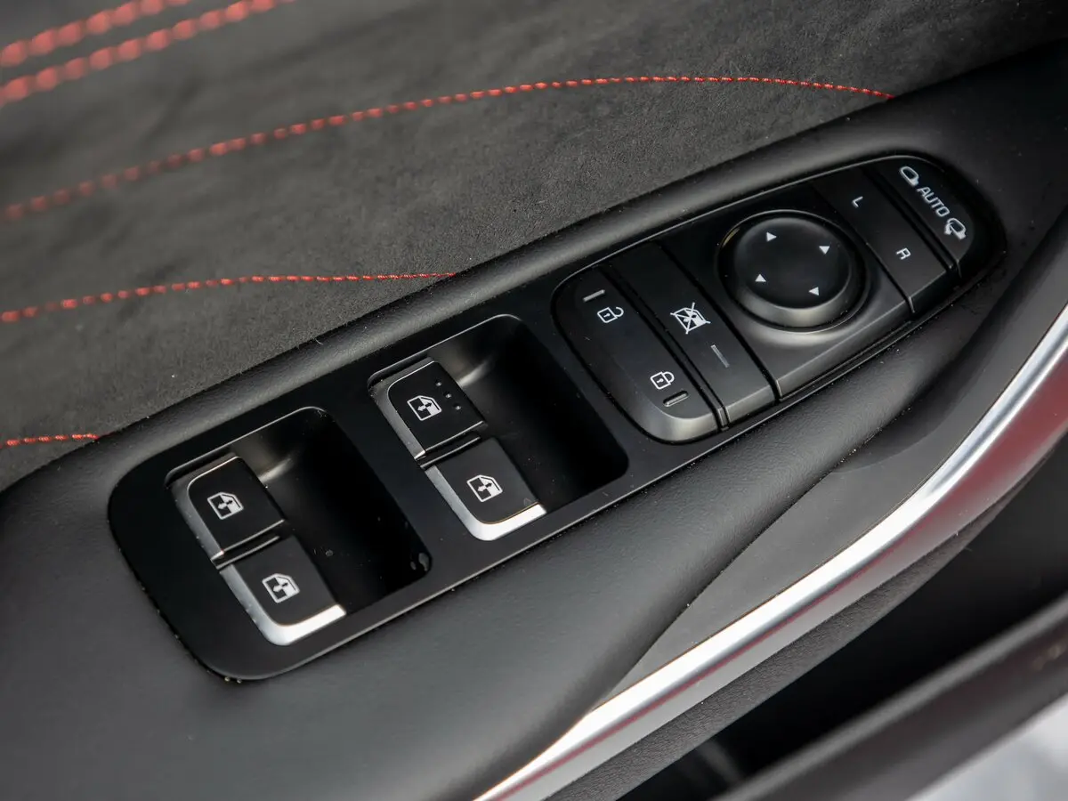 Kia Stinger I Рестайлинг Лифтбек — фото 28