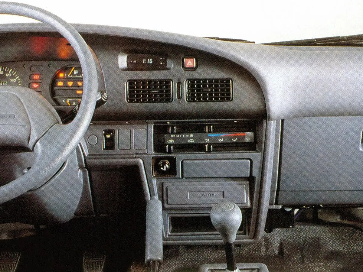 Toyota Lite Ace IV Фургон — фото 4