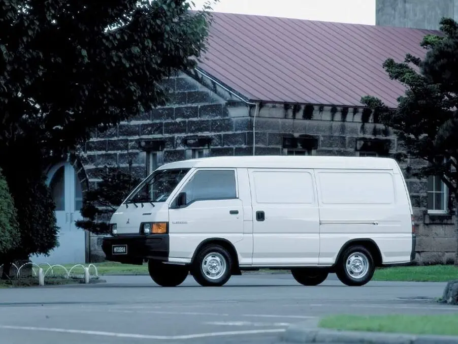 Mitsubishi Delica III Фургон